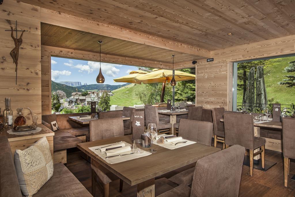 Double or Twin Room Mountain View